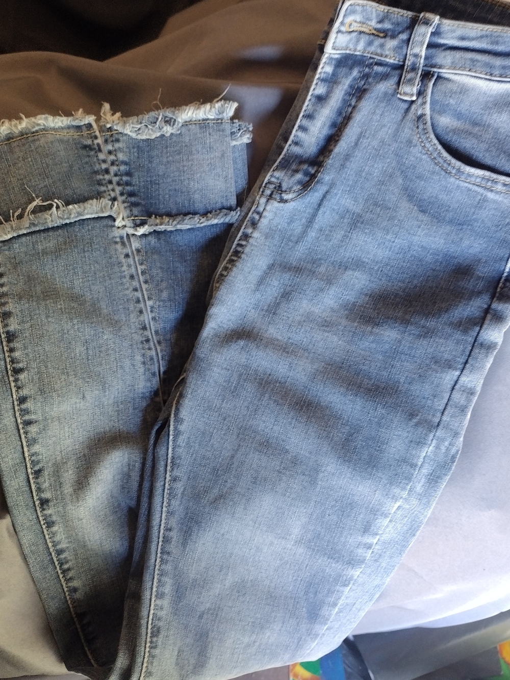 Women's Juniors Medium Blue Slim Jeans - M